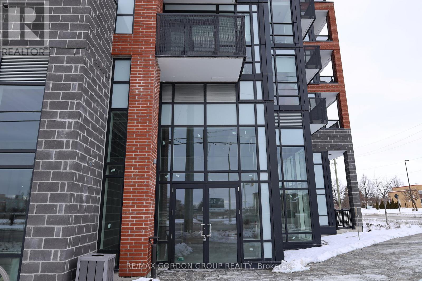 20&21 - 681 Yonge Street, Barrie (Painswick South), Ontario  L9J 0K1 - Photo 4 - S12106373