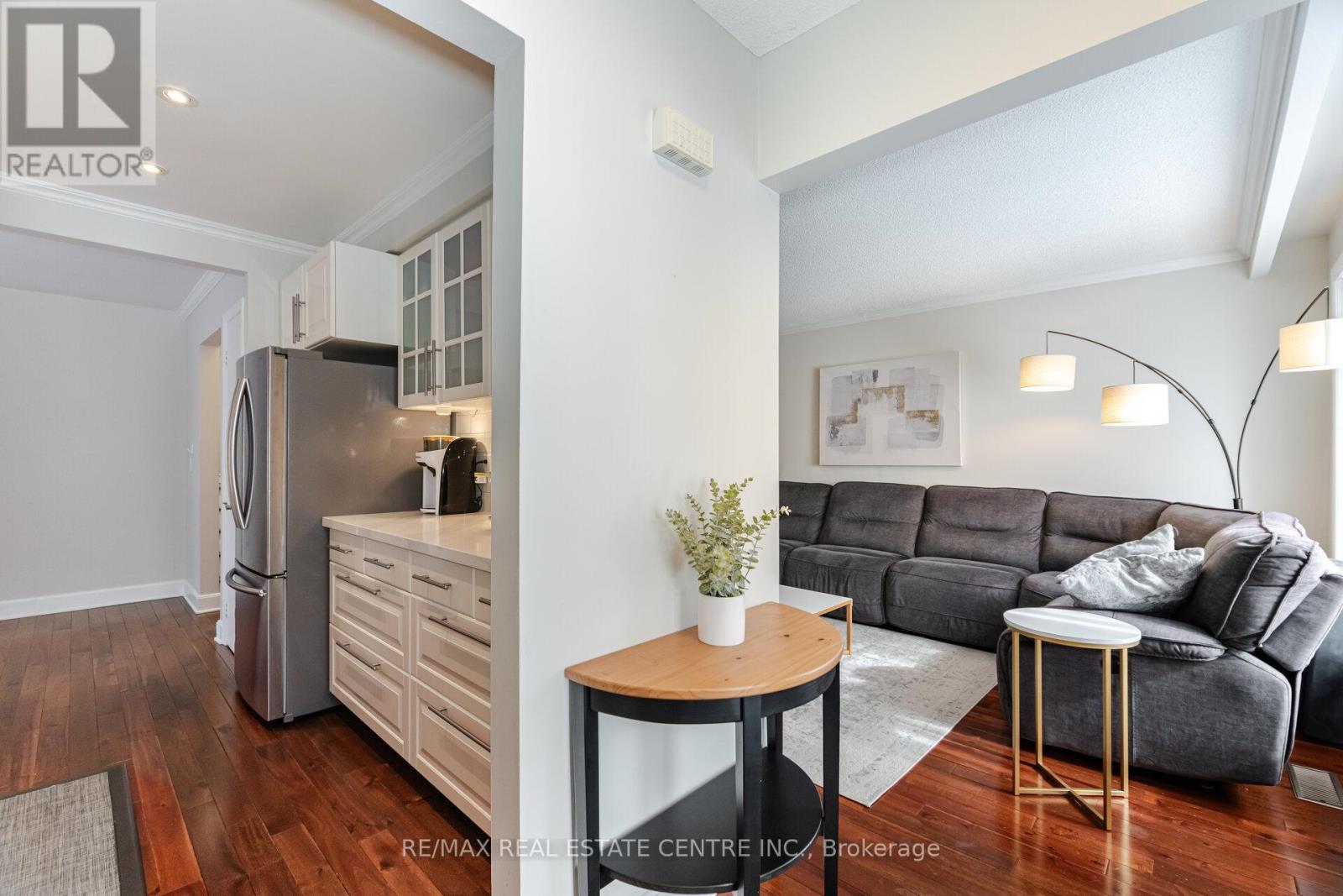 Property at 55 MALLARD CRESCENT image 4