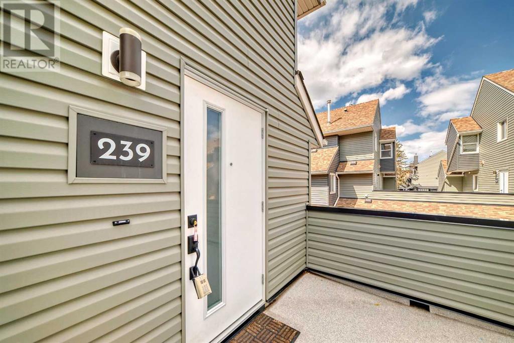 Property at 239, 52 Glamis Green SW image 3