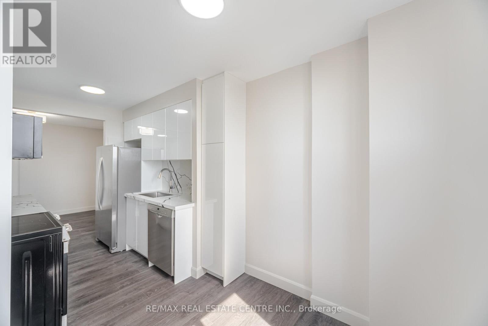 1111 - 1615 Bloor Street, Mississauga (Applewood), Ontario  L4X 1S2 - Photo 9 - W12106341