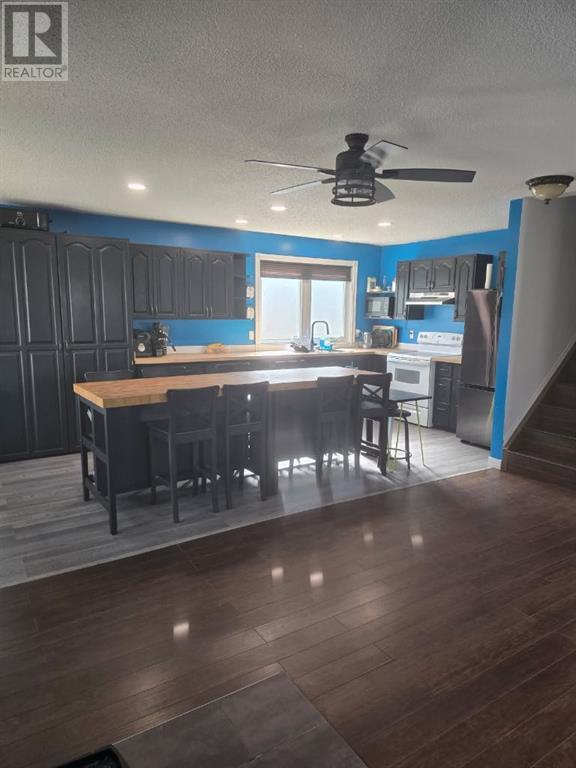 Property at 9945 69 Avenue image 2