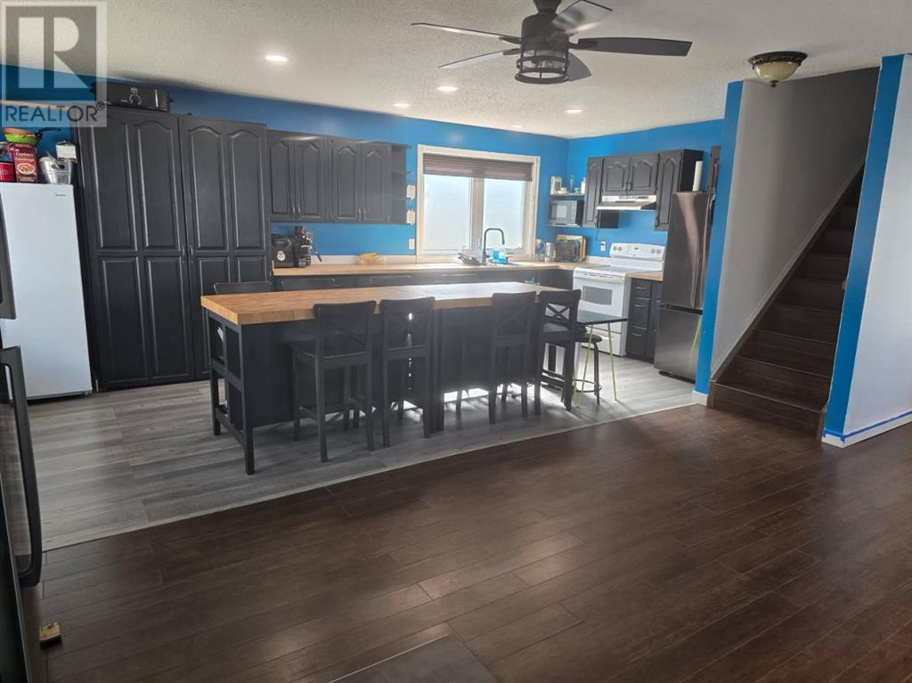 Property at 9945 69 Avenue image 3
