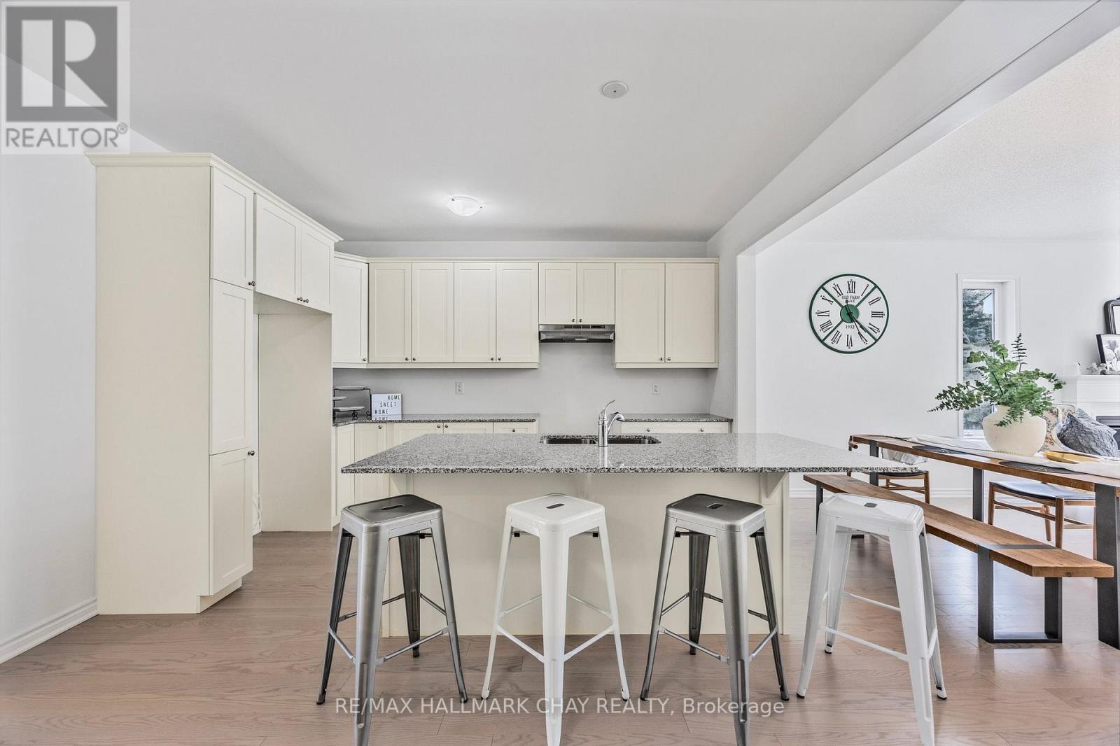 12 Dyer Crescent, Bracebridge, Ontario  P1L 0N4 - Photo 6 - X12076552