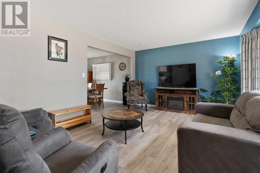 3813 64 Street, Camrose, Alberta  T4V 2Y2 - Photo 2 - A2211747