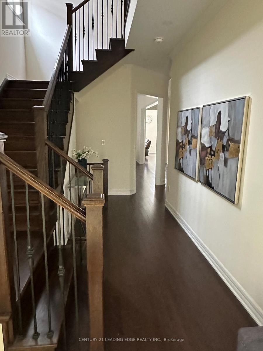 Property at 7 SUTTONRAIL WAY image 4