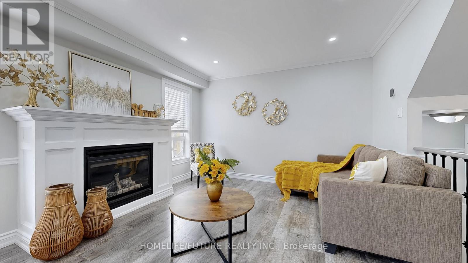 Property at 282 SCOTTSDALE DRIVE image 4