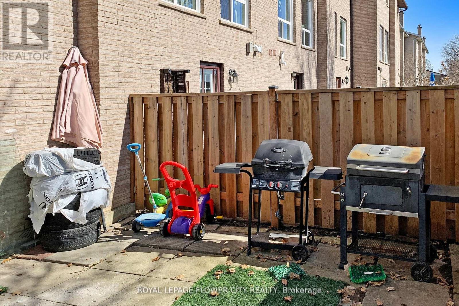 43 - 1155 Paramount Drive, Hamilton, Ontario  L8J 2N2 - Photo 31 - X12106428