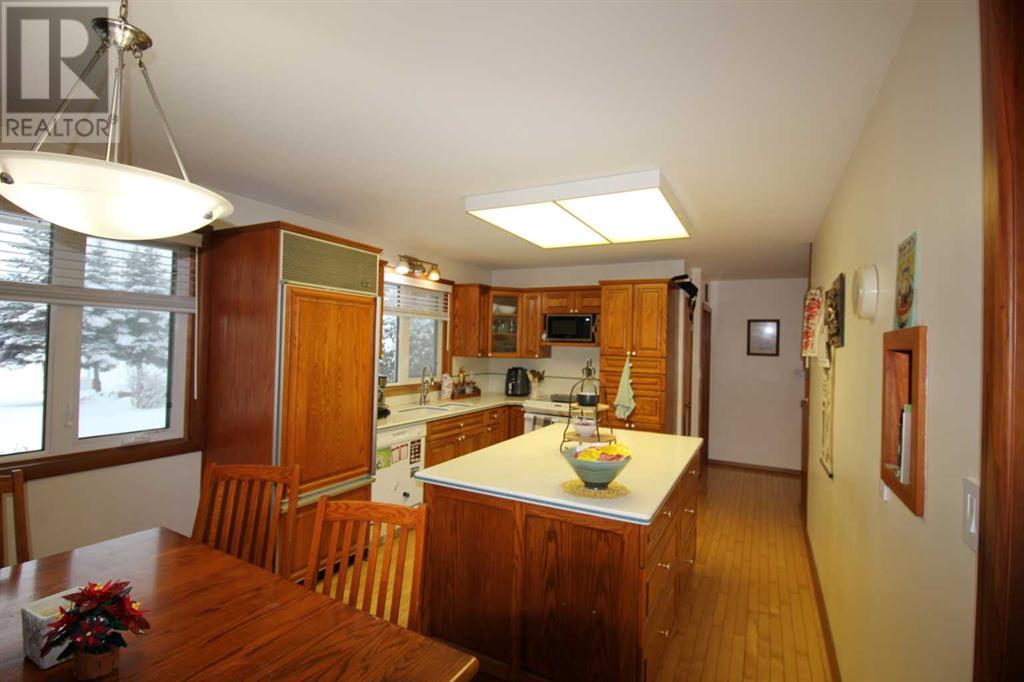 Property at 4812 51 Avenue image 4