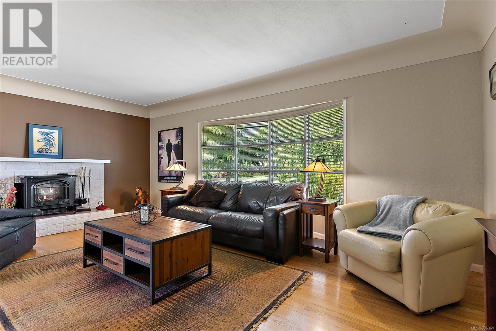 Property at 9379 Maryland Dr image 4