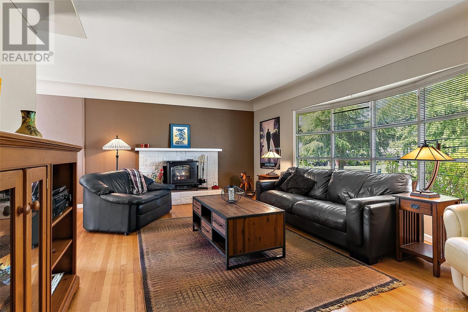 Property at 9379 Maryland Dr image 3