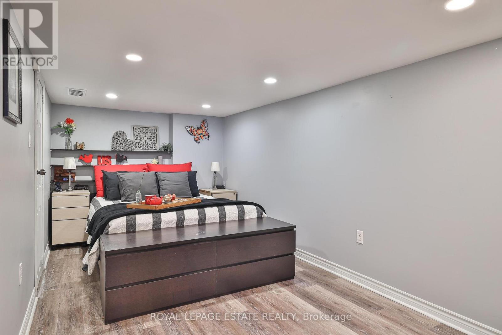 1281 Weston Road, Toronto, Ontario  M6M 4R2 - Photo 28 - W12103221