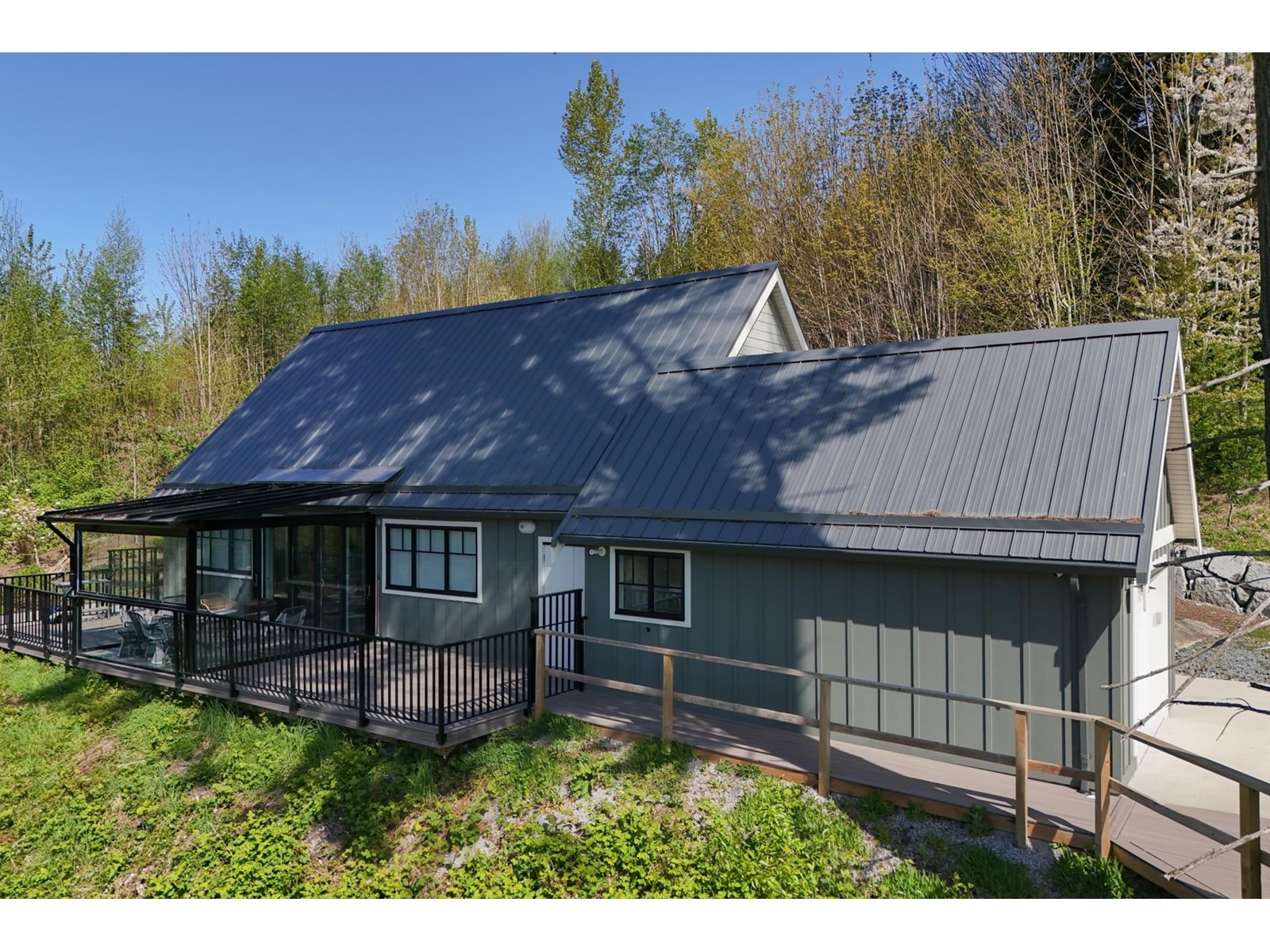 9507 Dawson Drive, Mission, British Columbia  V2V 6B2 - Photo 5 - R2994592