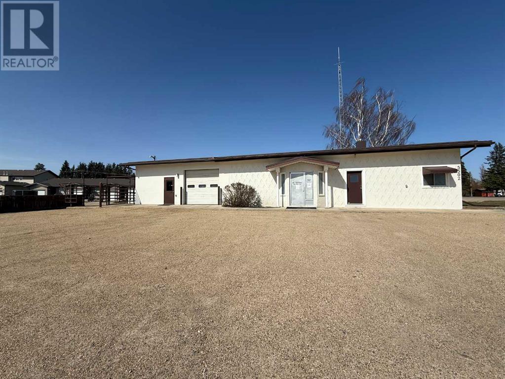 5502 Highway 2a, Ponoka, Alberta  T4J 1M1 - Photo 1 - A2214720