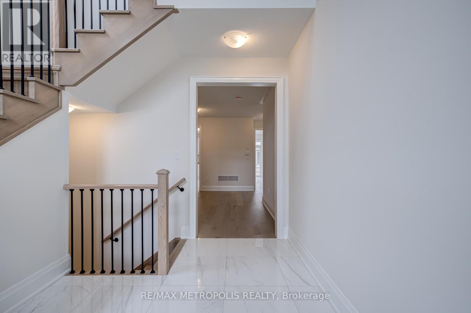 Property at 454 HUMPHREY STREET image 5