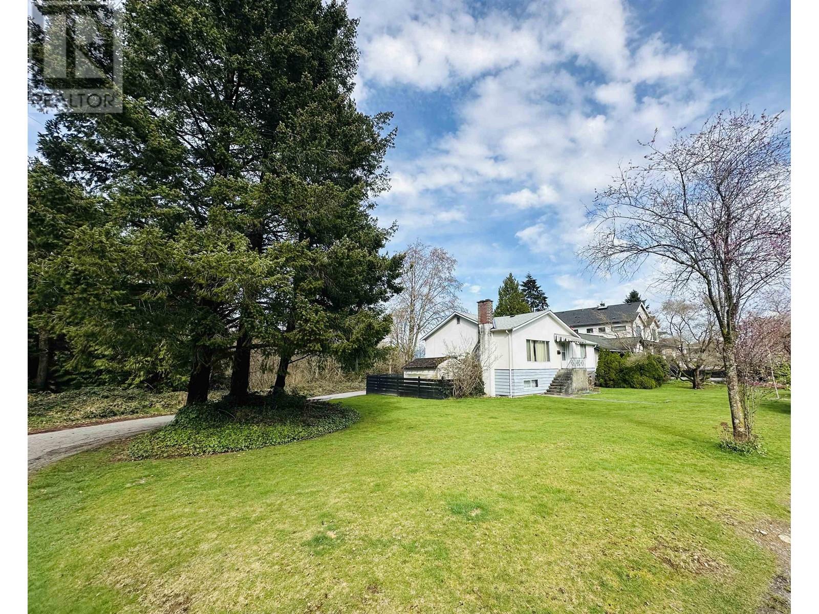 2925 E 25th Avenue, Vancouver, British Columbia  V5R 1J1 - Photo 3 - R2983557