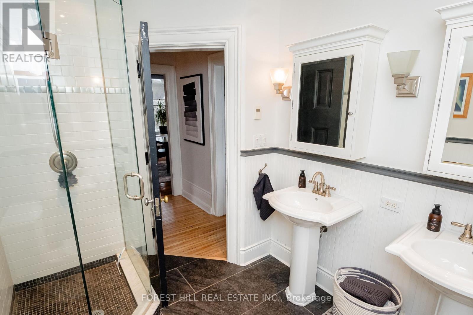 98 Central Avenue, London East (East F), Ontario  N6A 1M4 - Photo 17 - X12106500