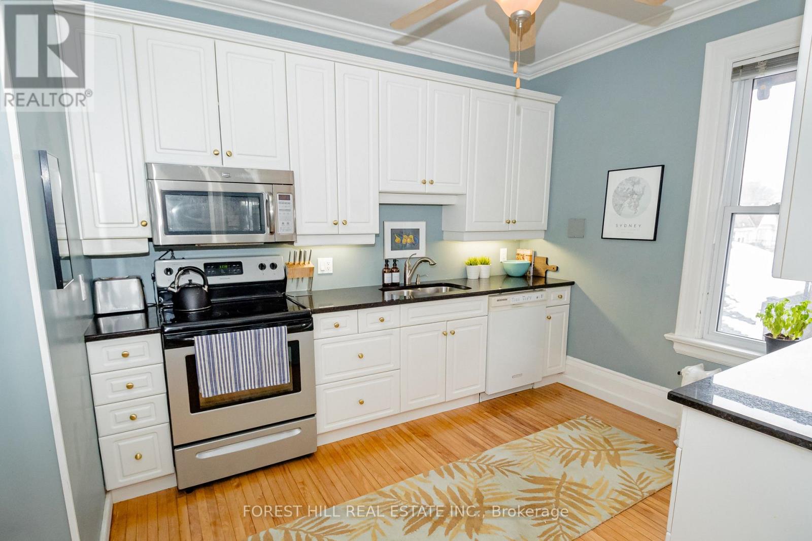 98 Central Avenue, London East (East F), Ontario  N6A 1M4 - Photo 18 - X12106500