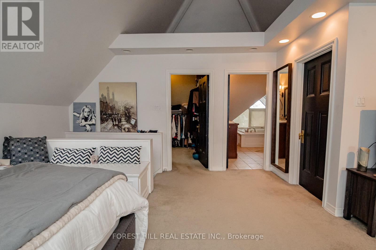 98 Central Avenue, London East (East F), Ontario  N6A 1M4 - Photo 25 - X12106500