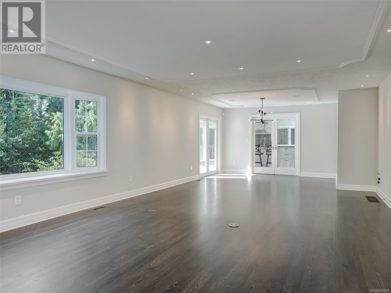 Property at 3977 Lexington Ave image 3