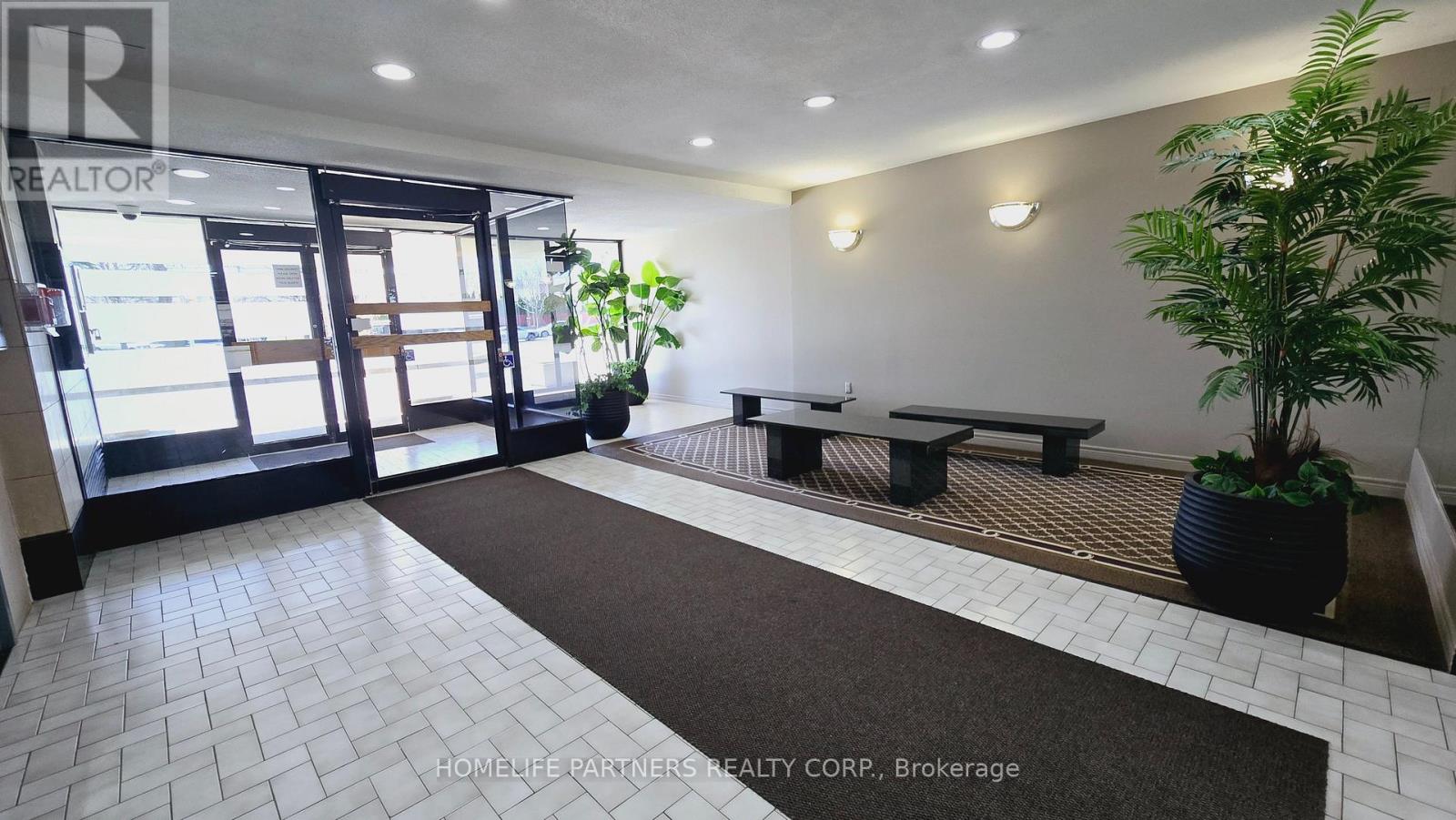 Property at 315 - 2825 ISLINGTON AVENUE image 1