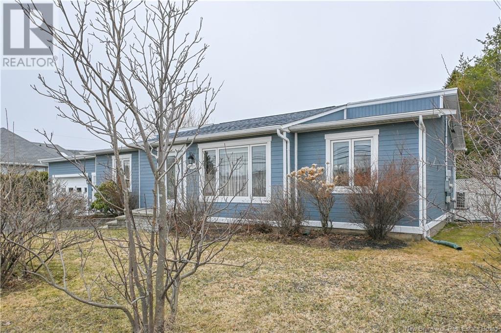 Property at 3351 rue Centenaire Street image 2