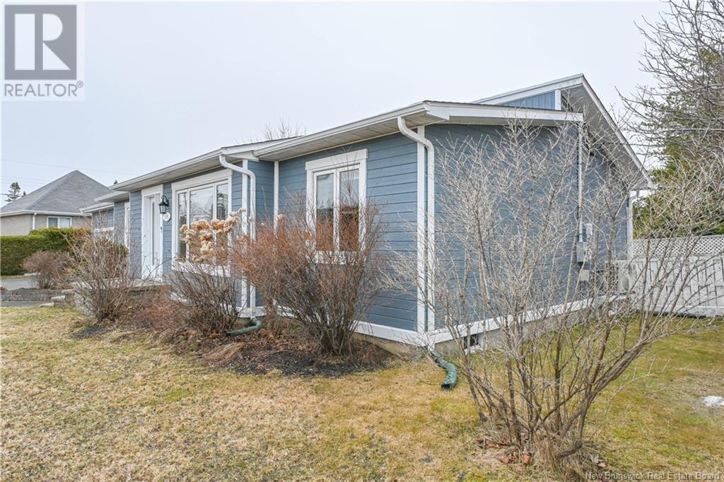 Property at 3351 rue Centenaire Street image 3