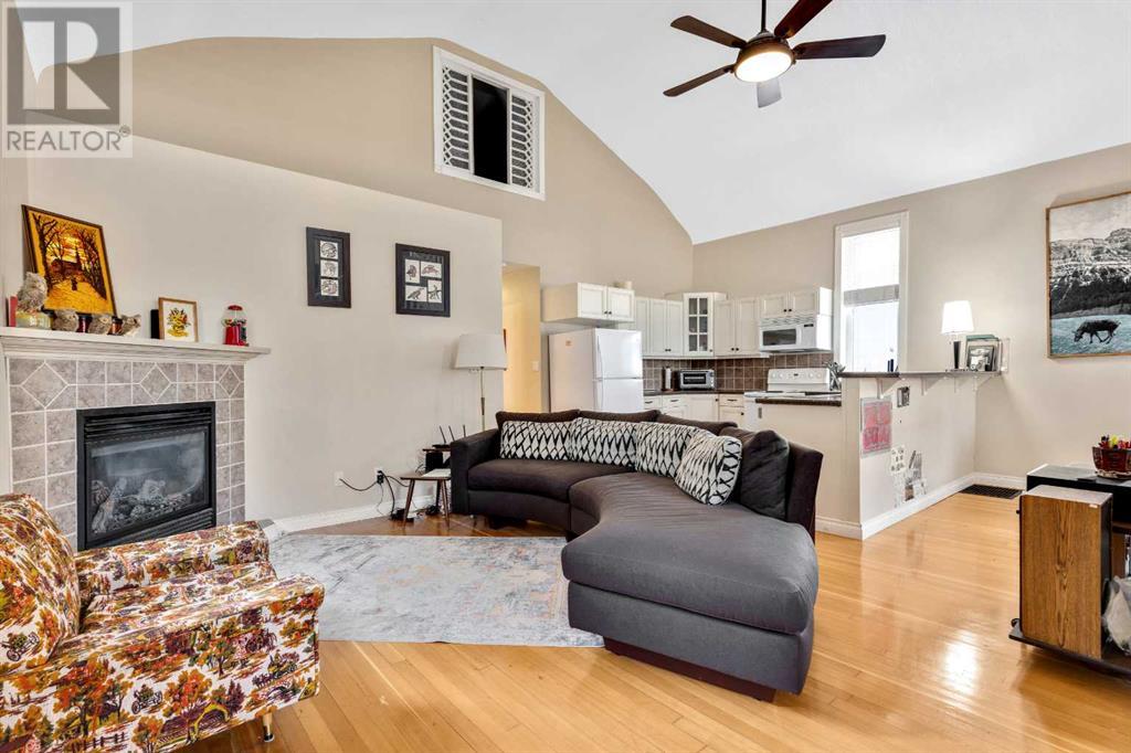 Property at 6507 Bow Crescent NW image 3