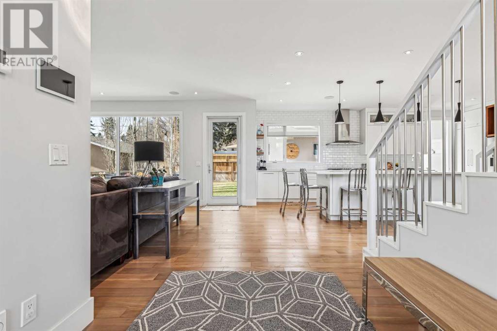 Property at 39 Woodlark Drive SW image 4