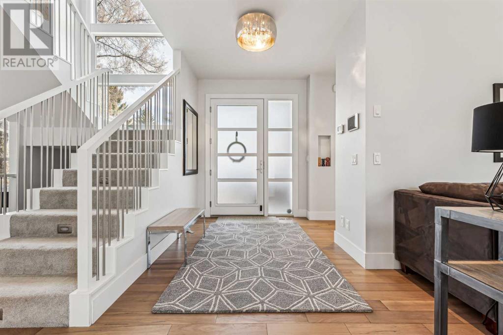 Property at 39 Woodlark Drive SW image 3