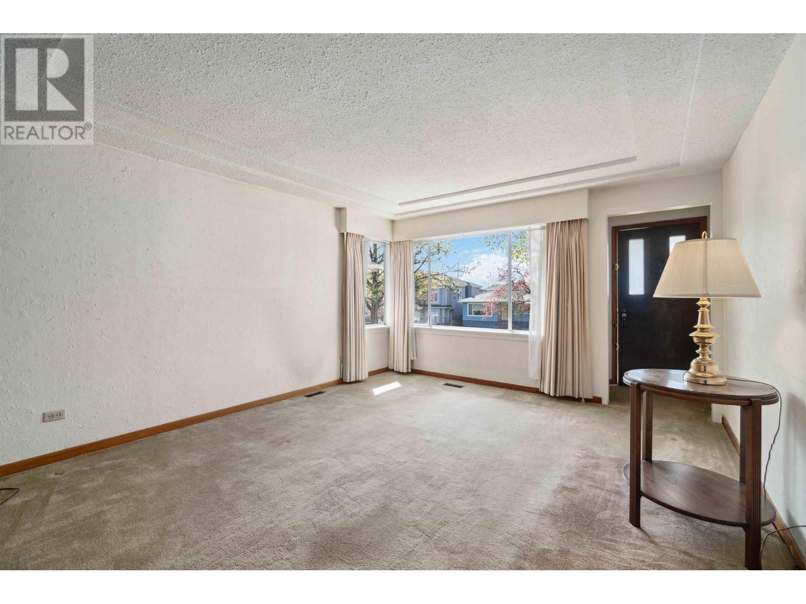 6328 Commercial Street, Vancouver, British Columbia  V5P 3P3 - Photo 7 - R2994547