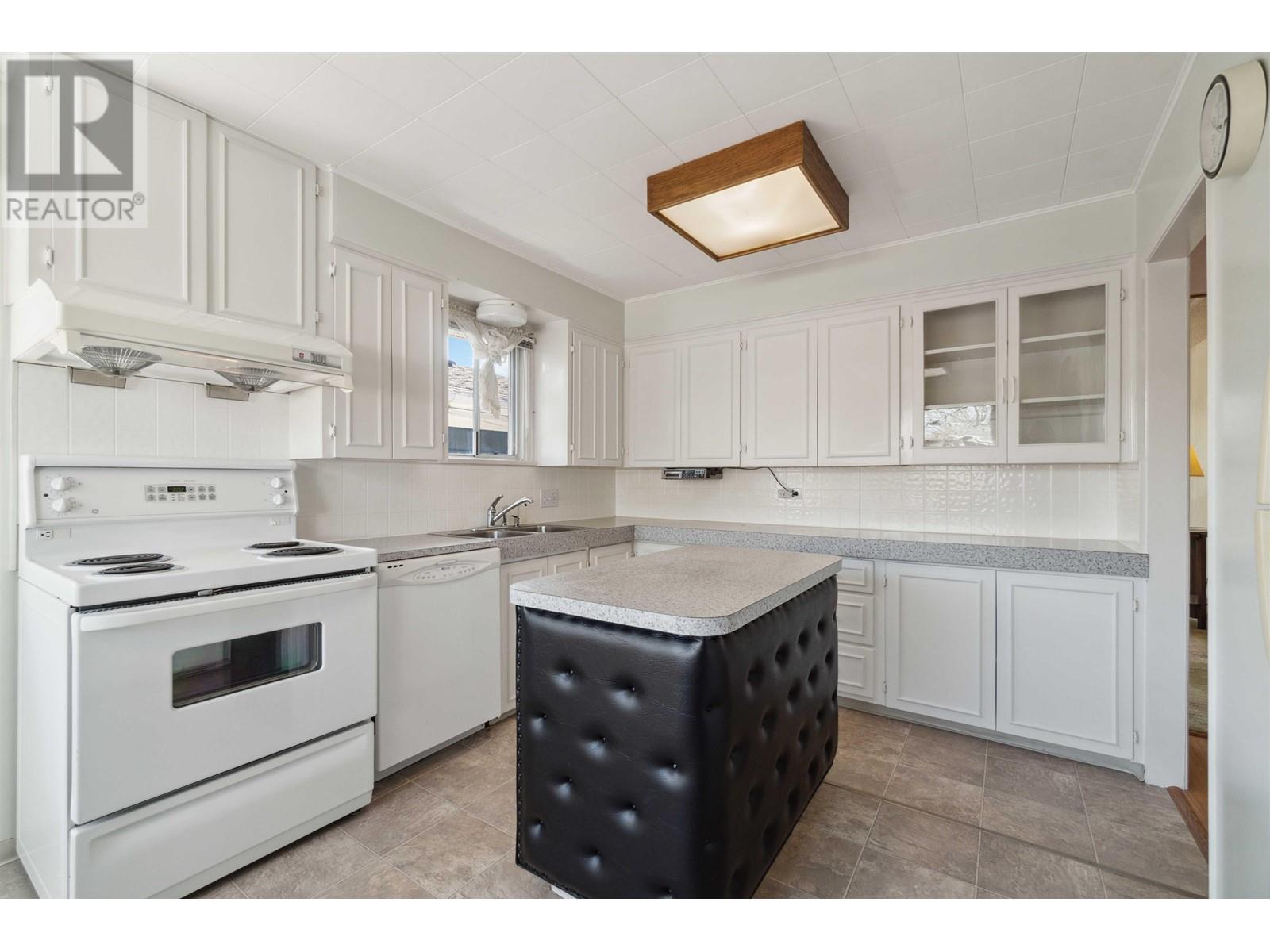 6328 Commercial Street, Vancouver, British Columbia  V5P 3P3 - Photo 11 - R2994547