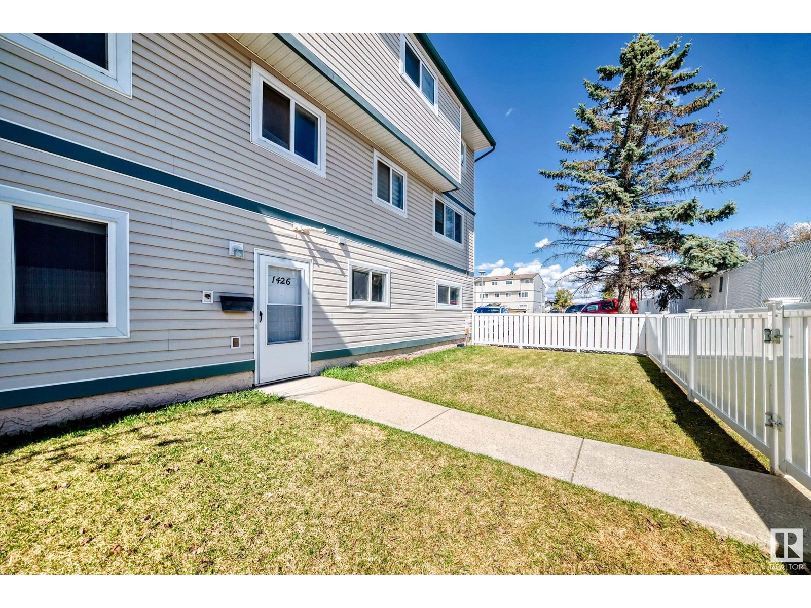 Property at 1426 LAKEWOOD W NW image 2