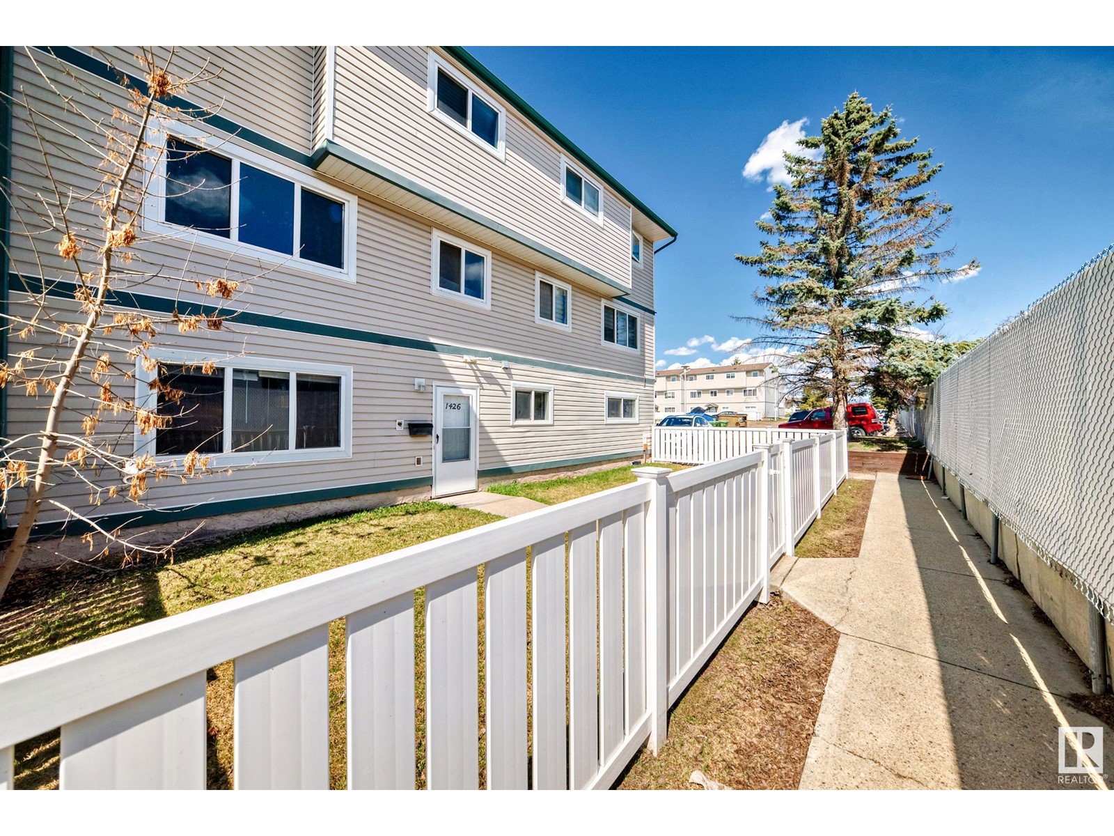 Property at 1426 LAKEWOOD W NW image 3