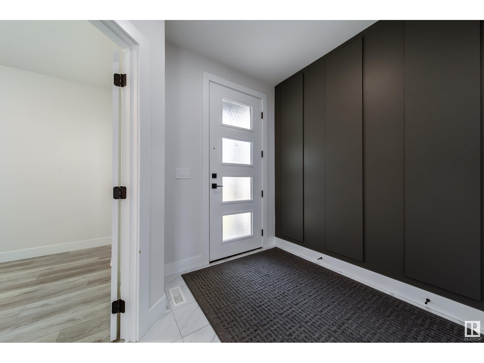 Property at 36 SPRING LI image 3