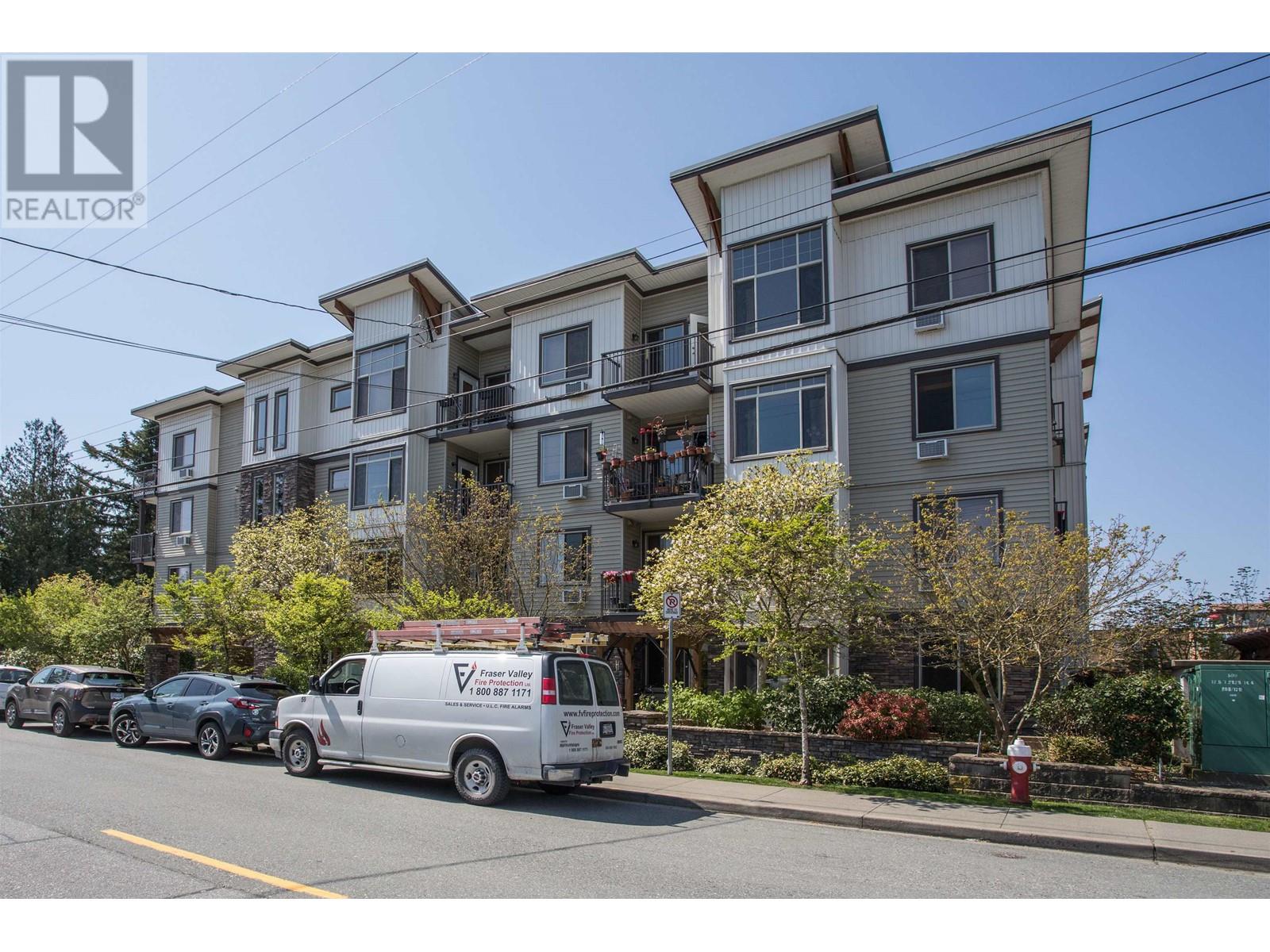 415 11887 Burnett Street, Maple Ridge, British Columbia  V2X 6P6 - Photo 1 - R2994723