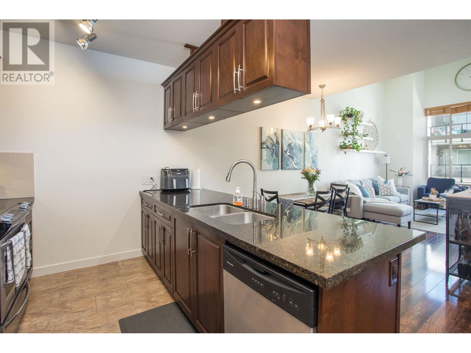415 11887 Burnett Street, Maple Ridge, British Columbia  V2X 6P6 - Photo 2 - R2994723