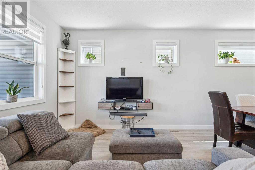 528 South Point Place Sw, Airdrie, Alberta  T4B 5H9 - Photo 8 - A2213604