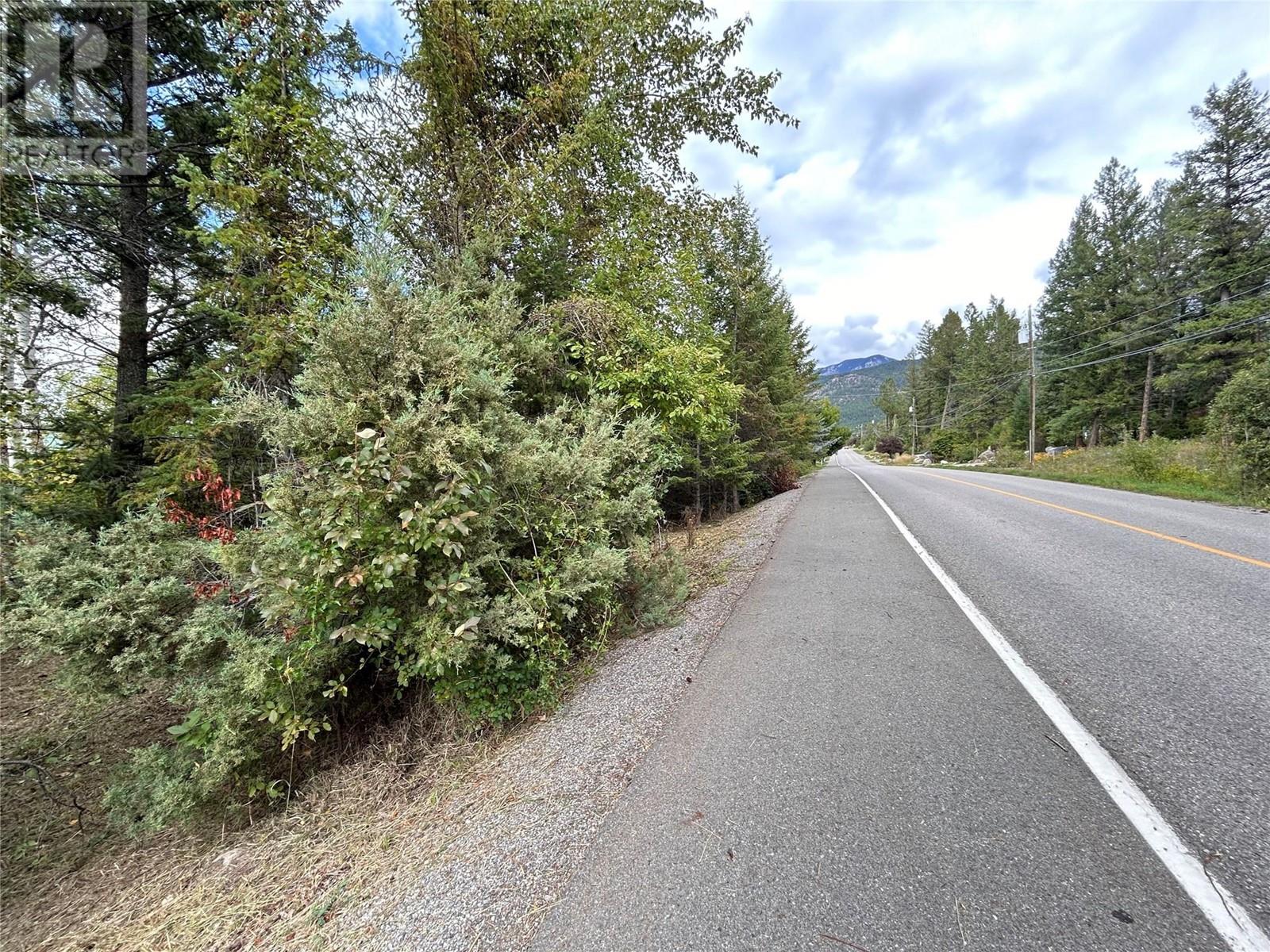 5185 Hot Springs Road, Fairmont Hot Springs, British Columbia  V0B 1L1 - Photo 8 - 10344297