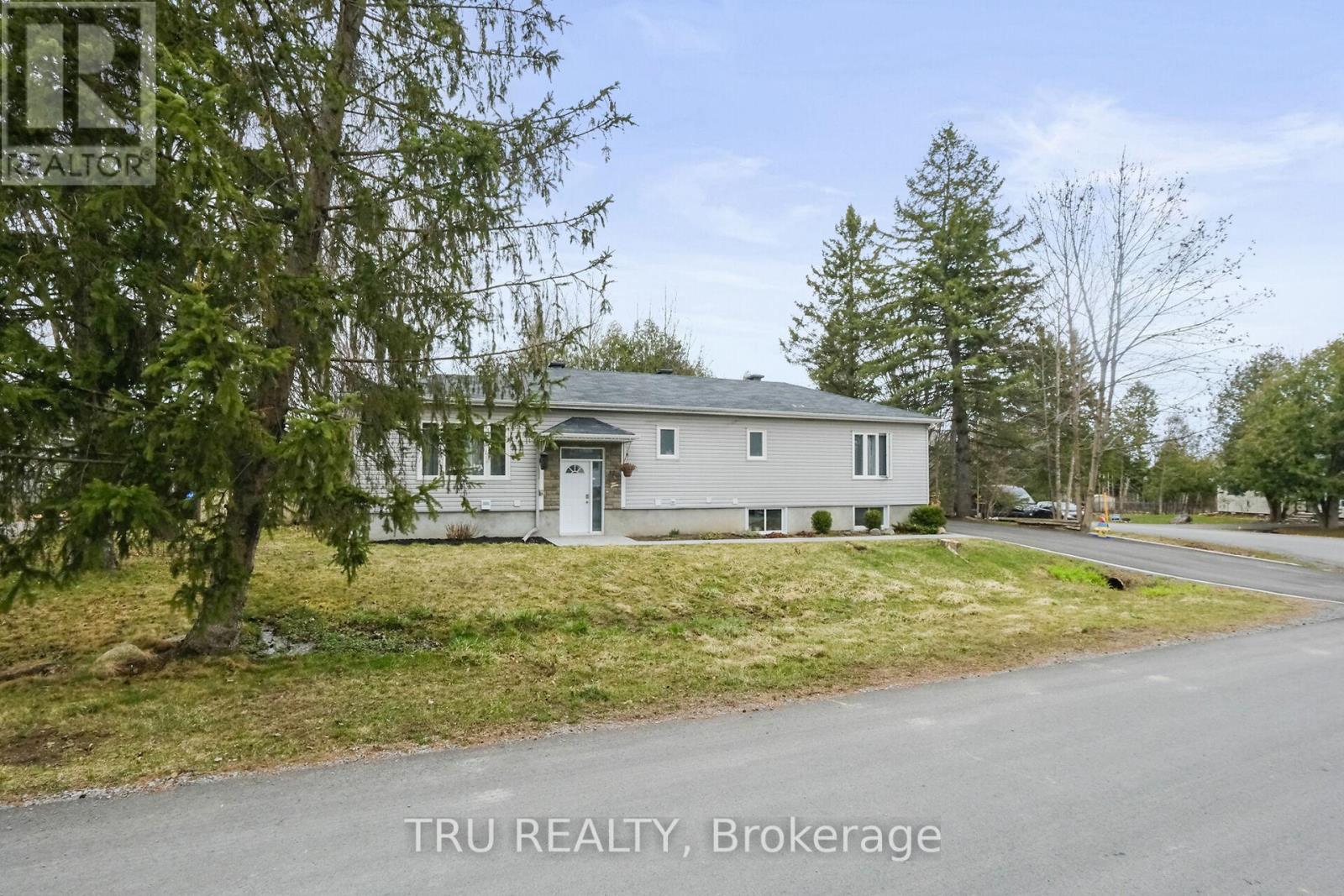 Property at 32 LAZY NOL COURT image 2