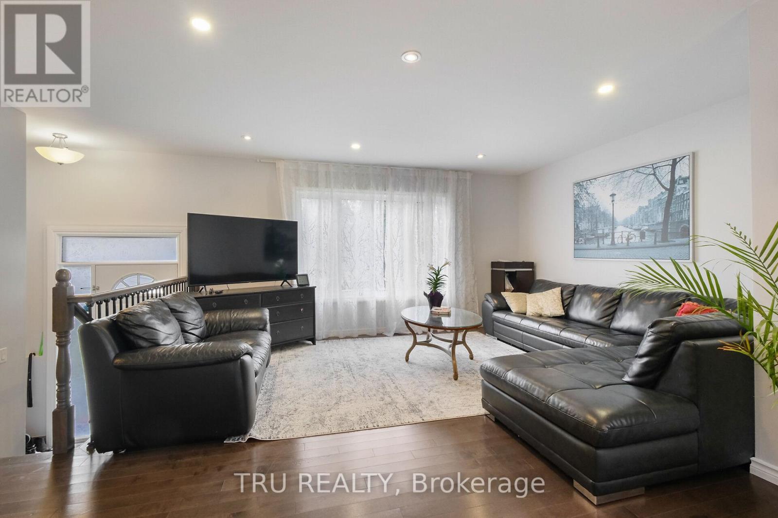 Property at 32 LAZY NOL COURT image 3
