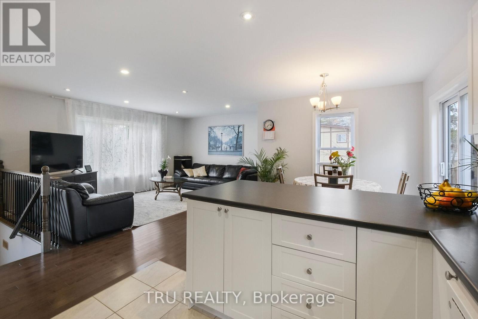 Property at 32 LAZY NOL COURT image 5