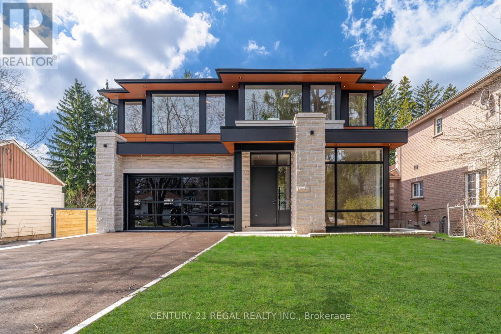 Property at 1230 LAKEBREEZE DRIVE image 1