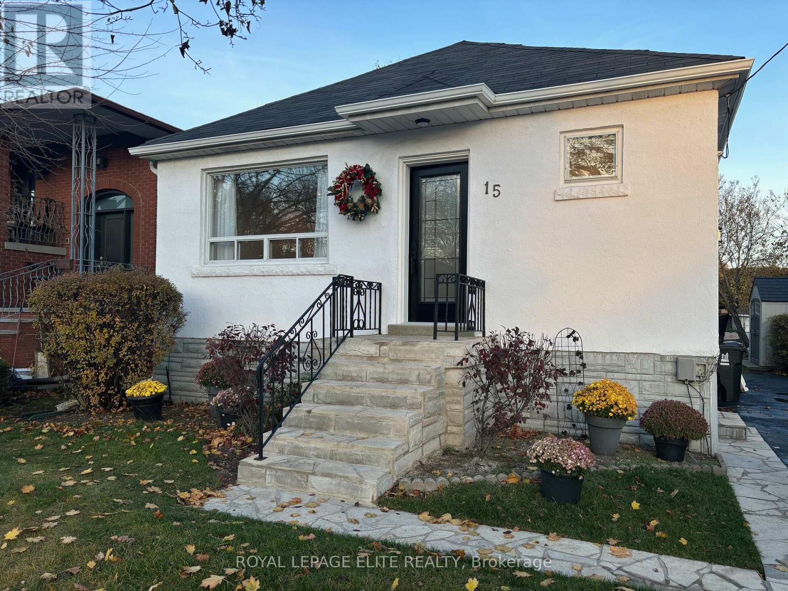 15 Stock Avenue, Toronto, Ontario  M8Z 5C3 - Photo 1 - W12090550