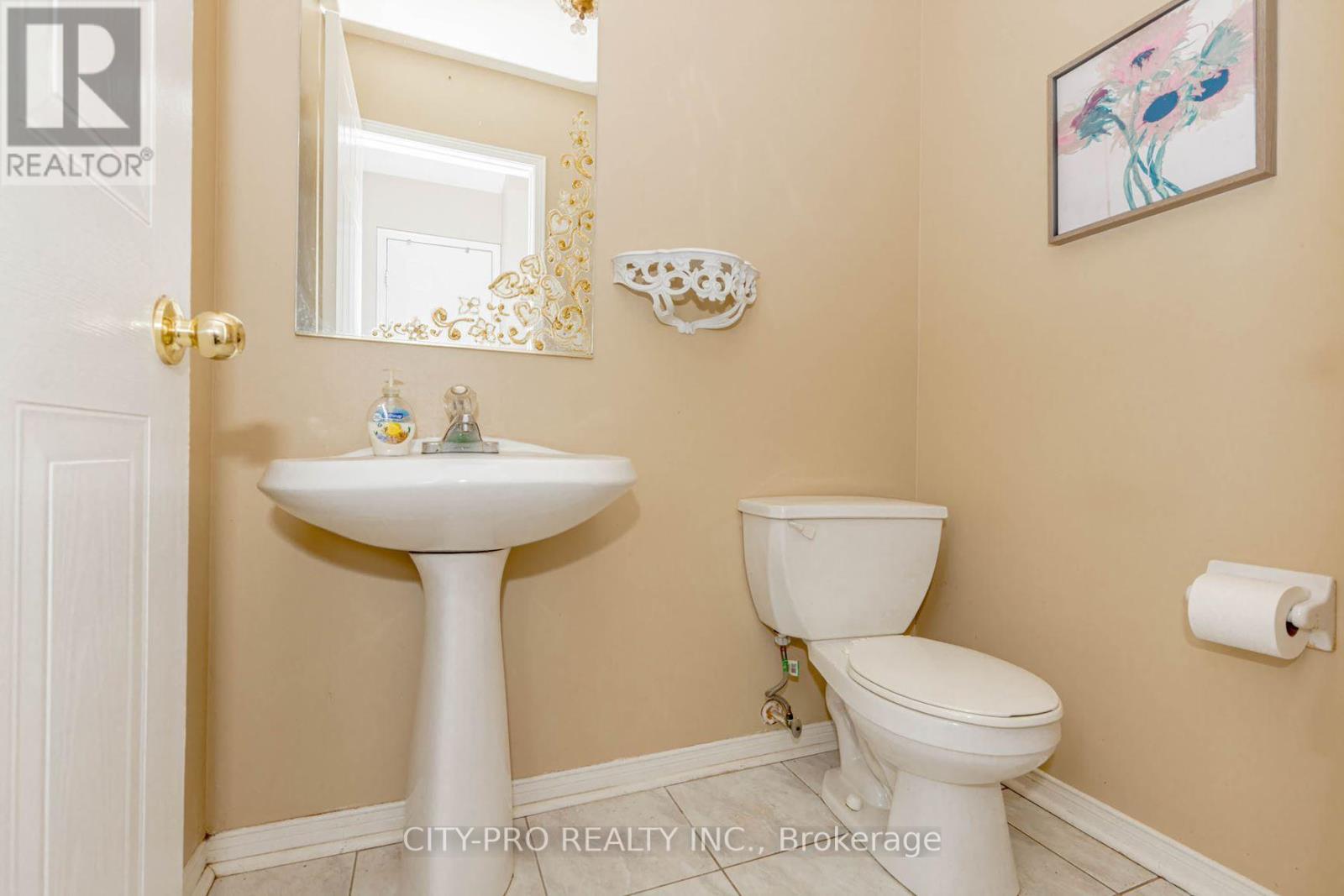 382 Harrowsmith Drive, Mississauga, Ontario  L5R 3V1 - Photo 11 - W12106581