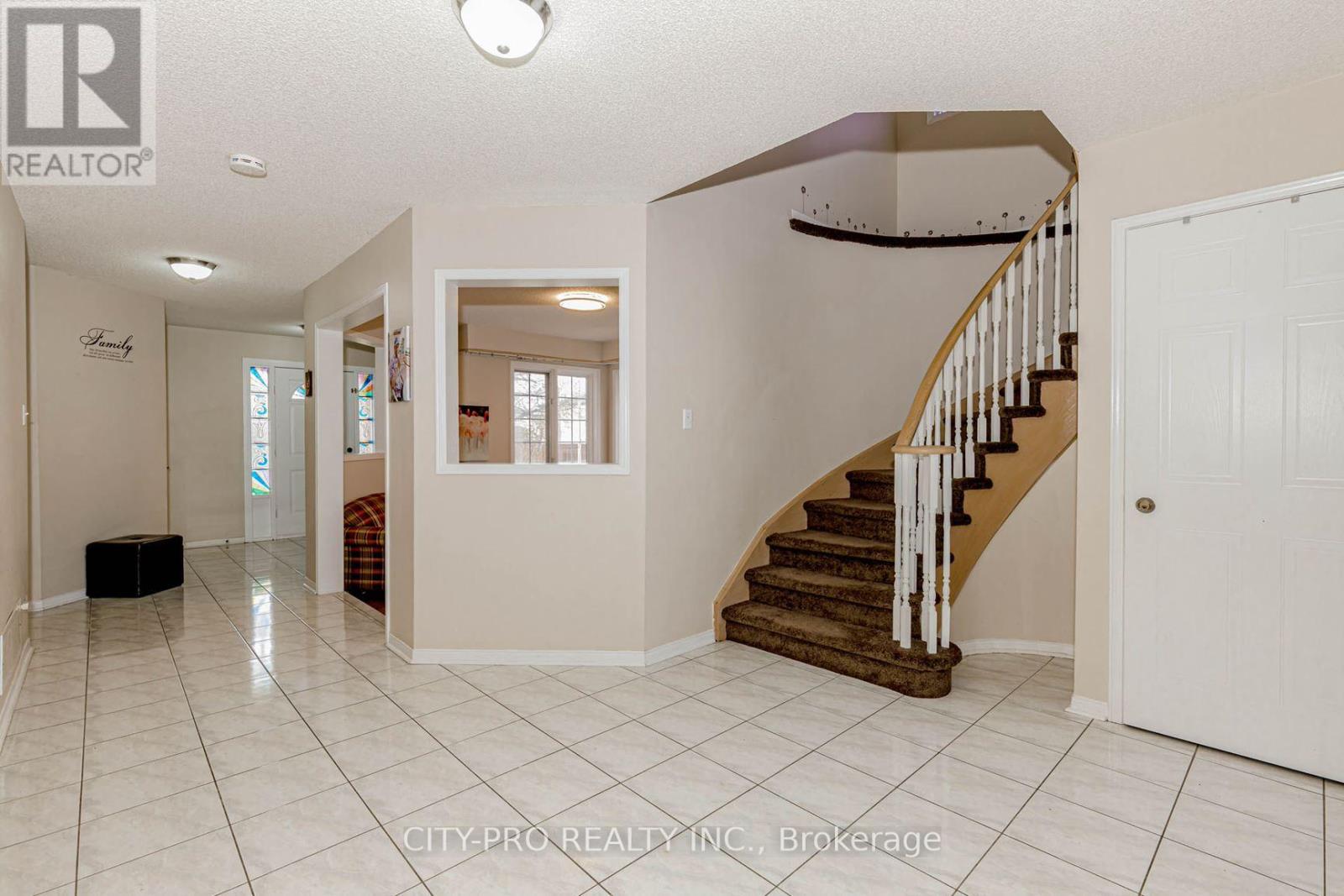 Property at 382 HARROWSMITH DRIVE image 5
