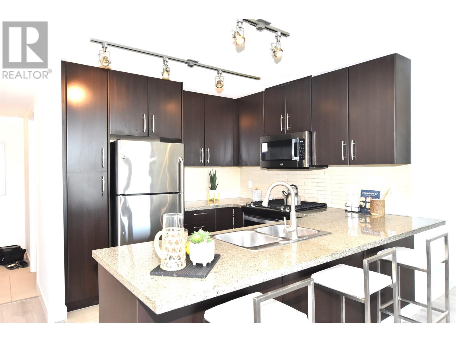 803 651 Nootka Way, Port Moody, British Columbia  V3H 0A1 - Photo 8 - R2994288