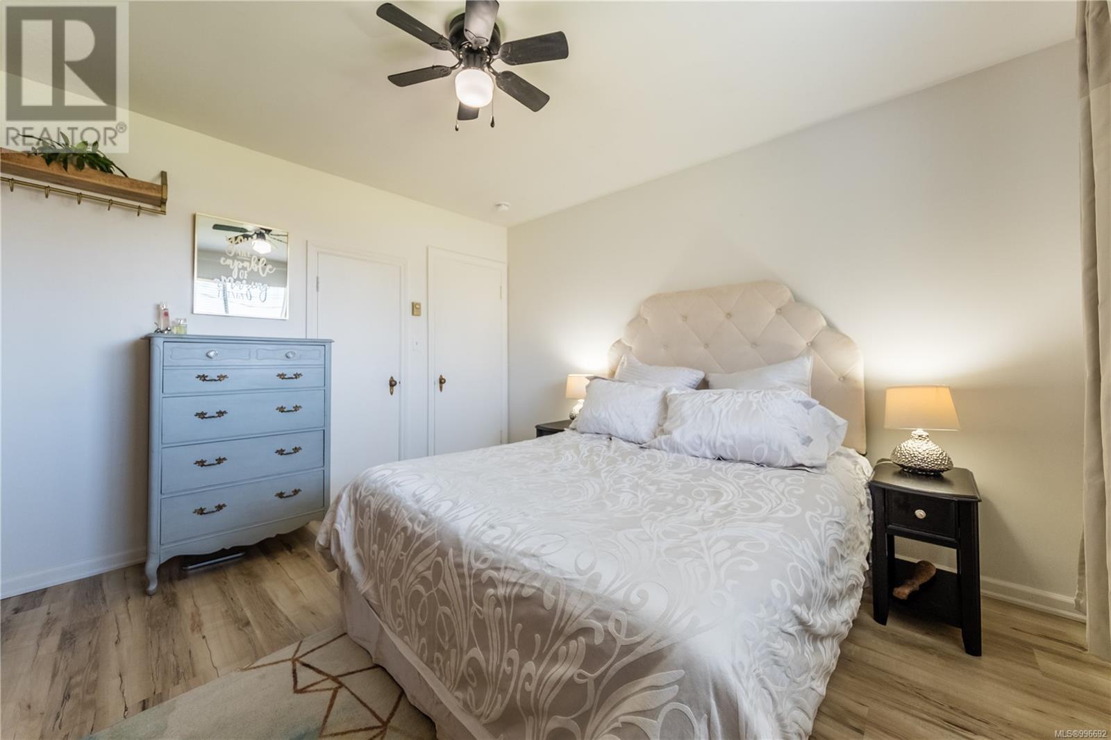 Property at 487 Pym St N image 3