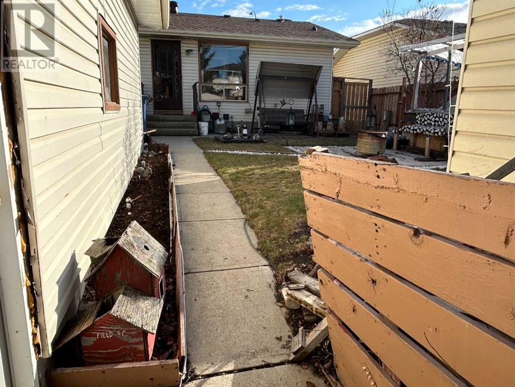 636 Whiteridge Road Ne, Calgary, Alberta  T1Y 2Y8 - Photo 3 - A2215245