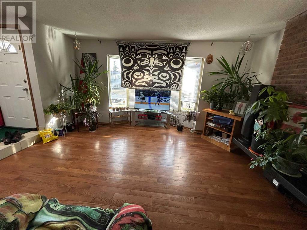 636 Whiteridge Road Ne, Calgary, Alberta  T1Y 2Y8 - Photo 5 - A2215245