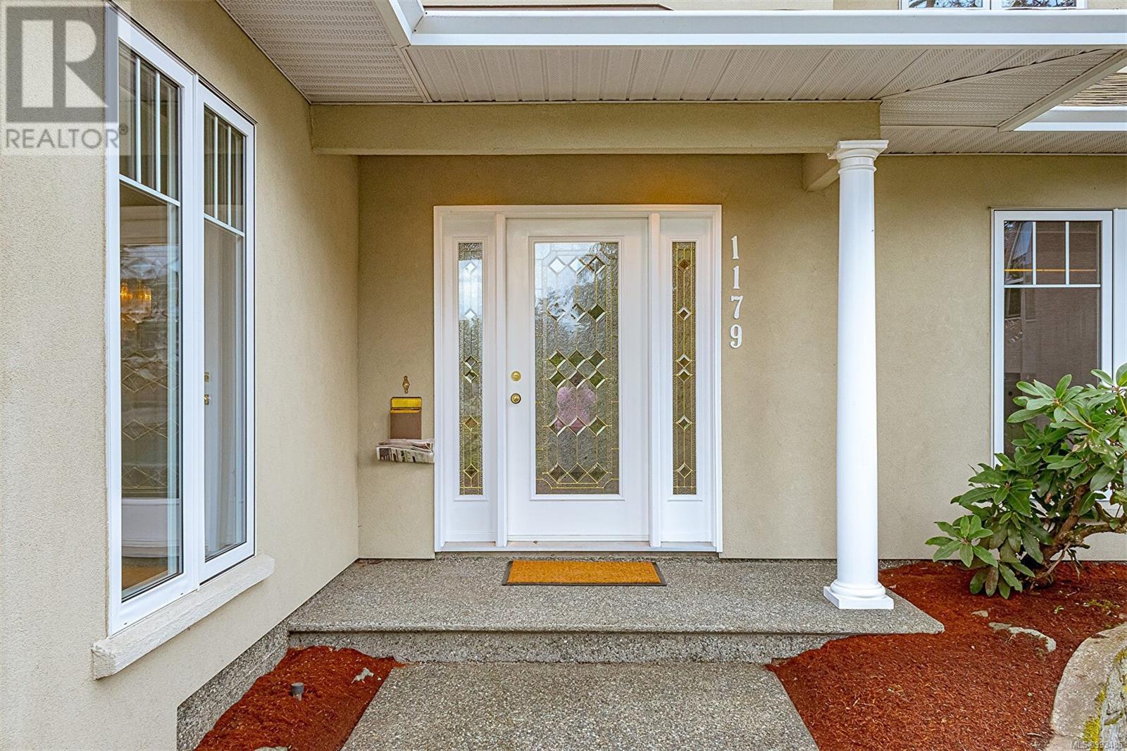 1179 Gait Lane, Saanich, British Columbia  V8P 5T6 - Photo 4 - 993485